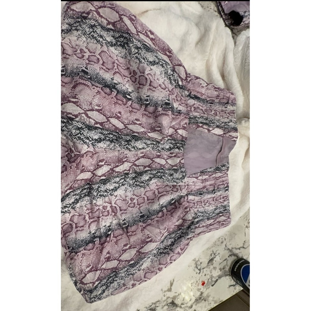 NEW women's size MEDIUM Free People Movement athletic running shorts. - Picture 5 of 5